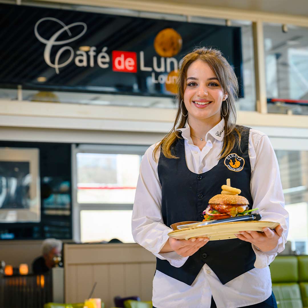 saftig burger hos cafe de lune i Glostrup Shoppingcenter